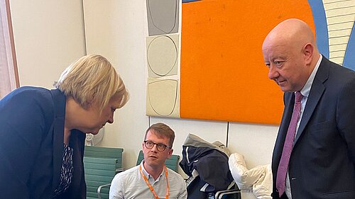 Steve Darling MP at an Defibrillator awareness event